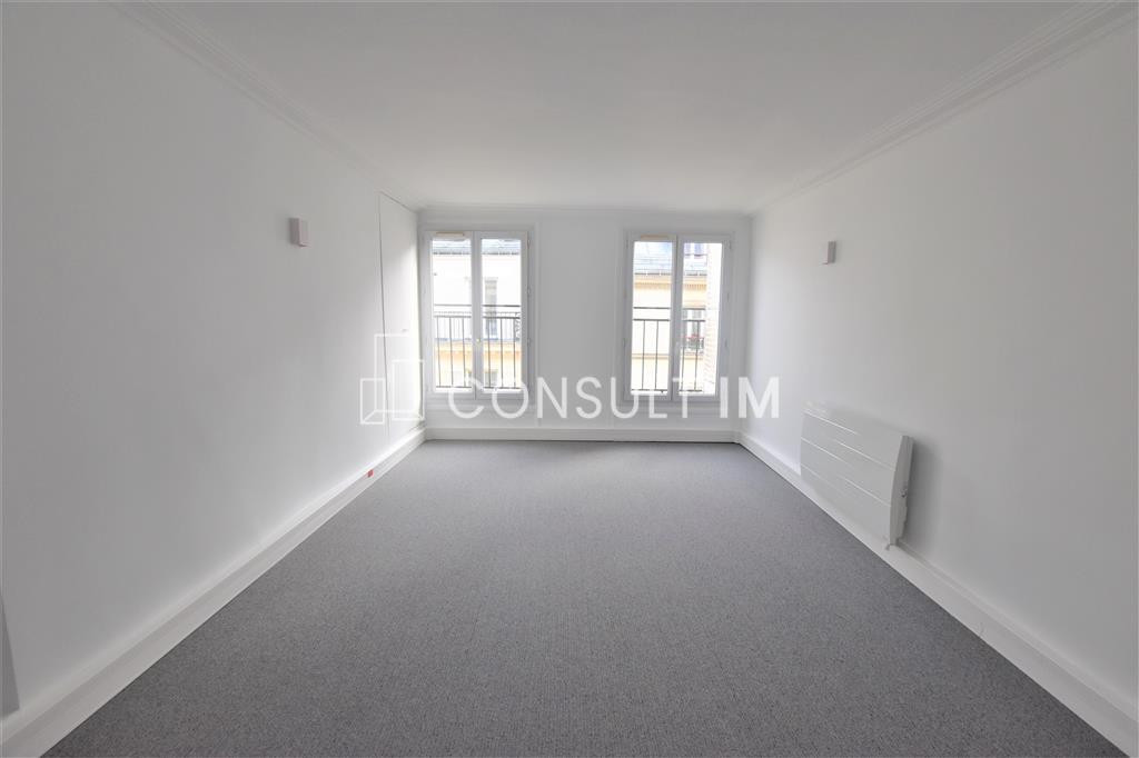 B sureaux en 4ème étage avec Balcon / Terrasse