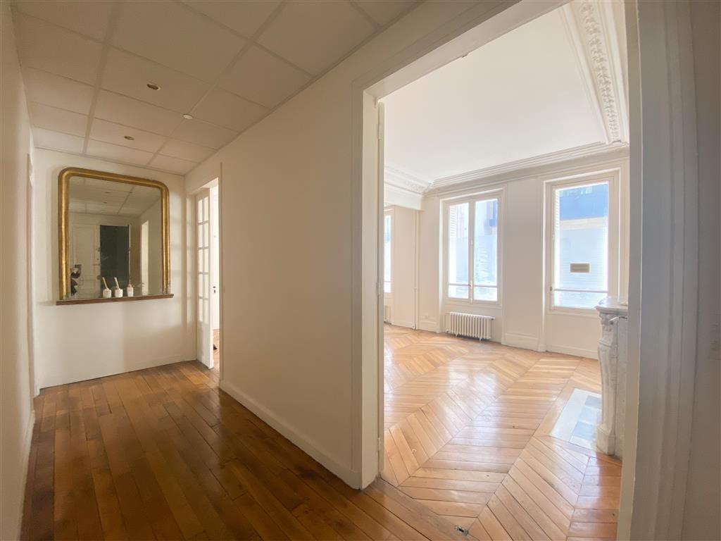 Bureaux à louer situés à deux pas de l'esplanade du Trocadéro