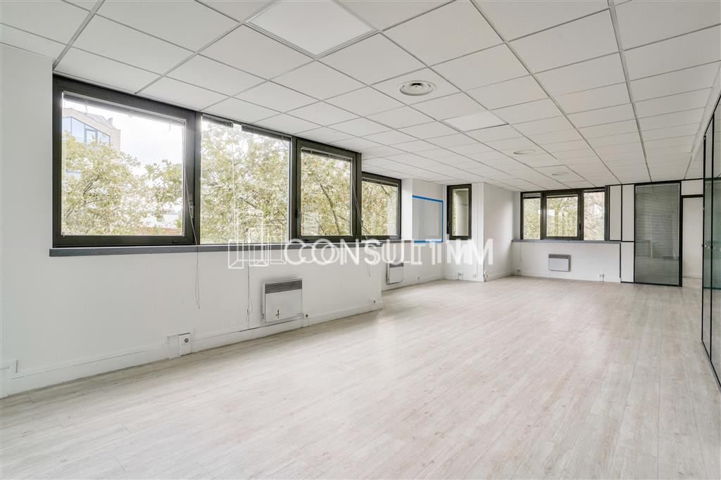 Au pied du métro Billancourt, ligne 9 , Bureaux à louer de 299m²