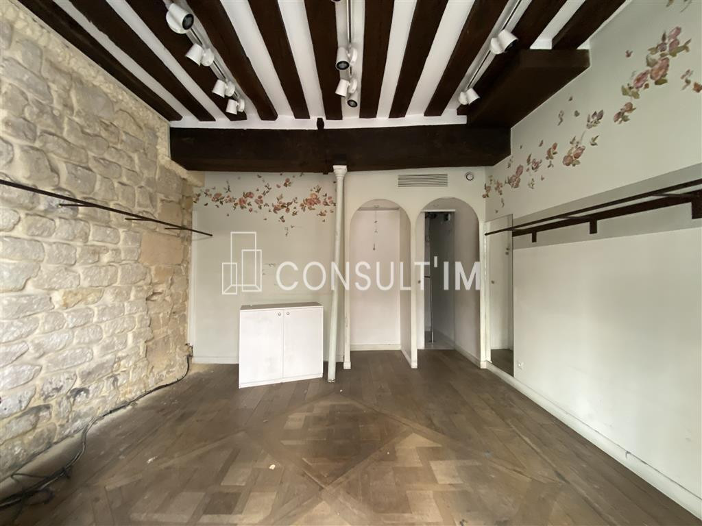 A louer, une boutique de 25m² de plain pied avec beaucoup de cachet