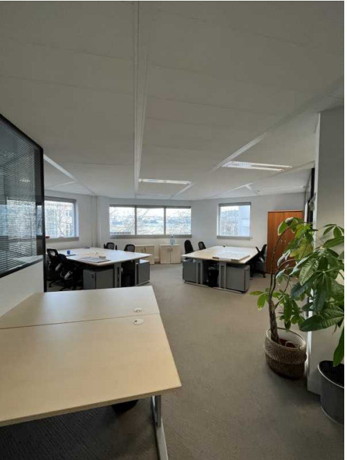 Au pied du métro Marcel Sembat surface de bureau de 547m²