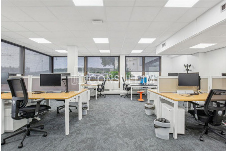 Aux bureaux de la colline, A LOUER, surface de 390 m² en trés bon état