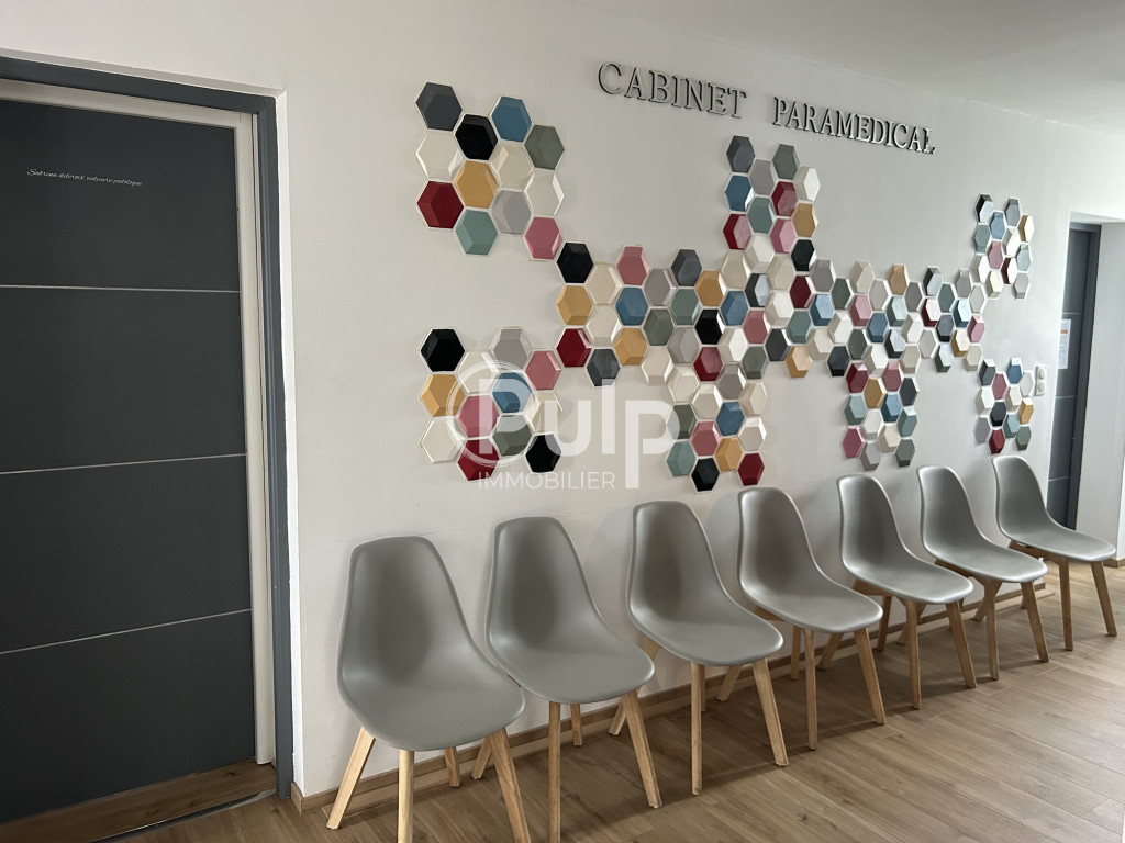 À LOUER - Cellule professionnelle polyvalente - CAMPHIN EN CAREMBAULT