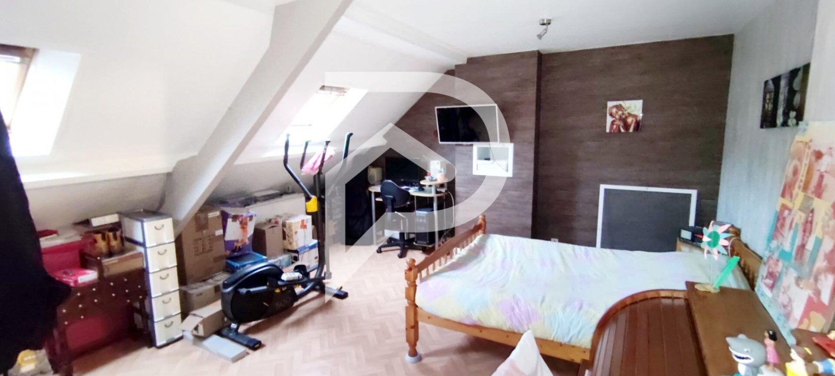 Immeuble à usage commercial et d'habitation