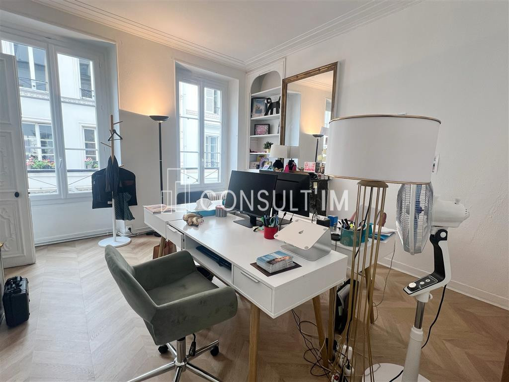Bureaux à louer quartier Hauteville - Parquet moulures et cheminées