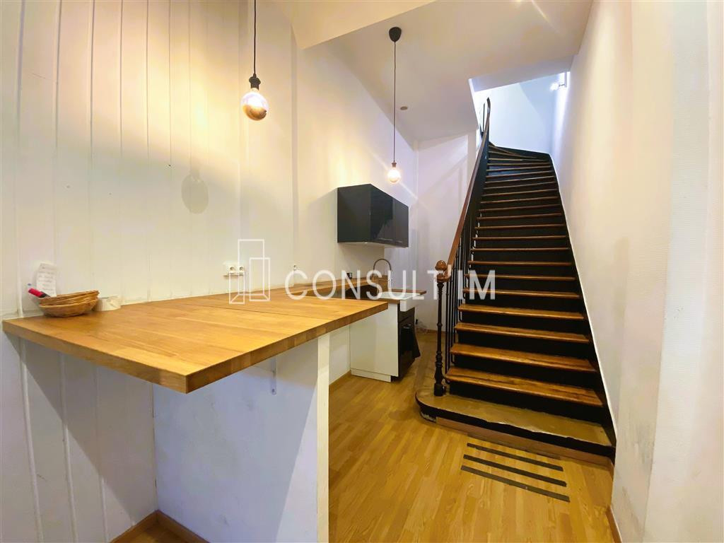 Au pied du Quai de Jemmapes, à louer bureaux calmes et lumineux avec entrée indépendante
