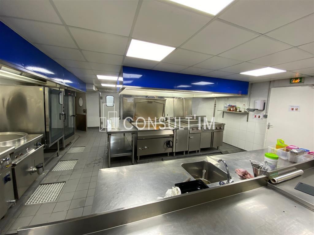 A louer, grande cuisine de 426m²
