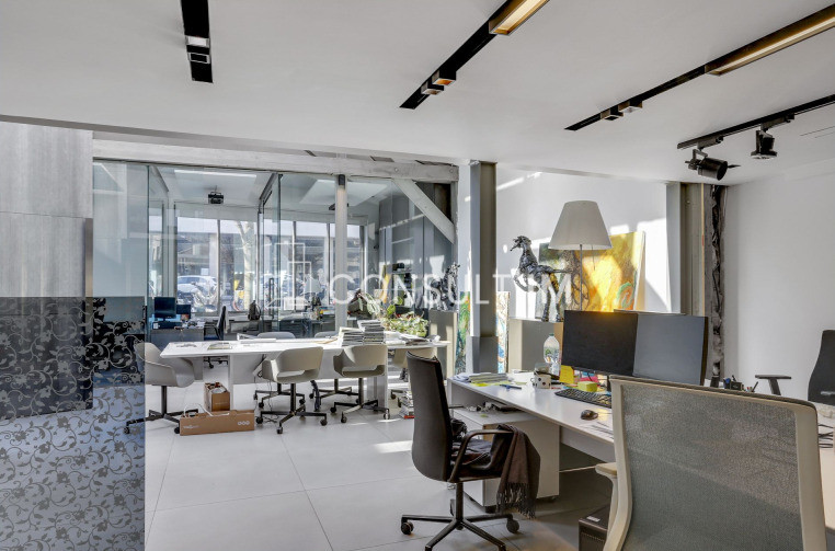 Immeuble indépendant à vendre de 260m² à Suresnes