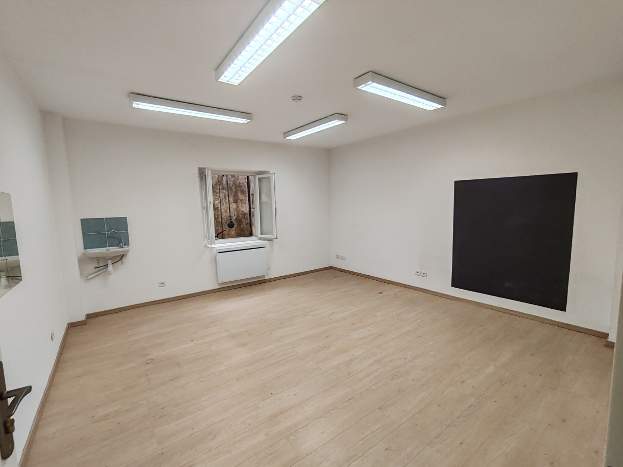 Local professionnel - centre Roquevaire- Idéal professions Libérales
