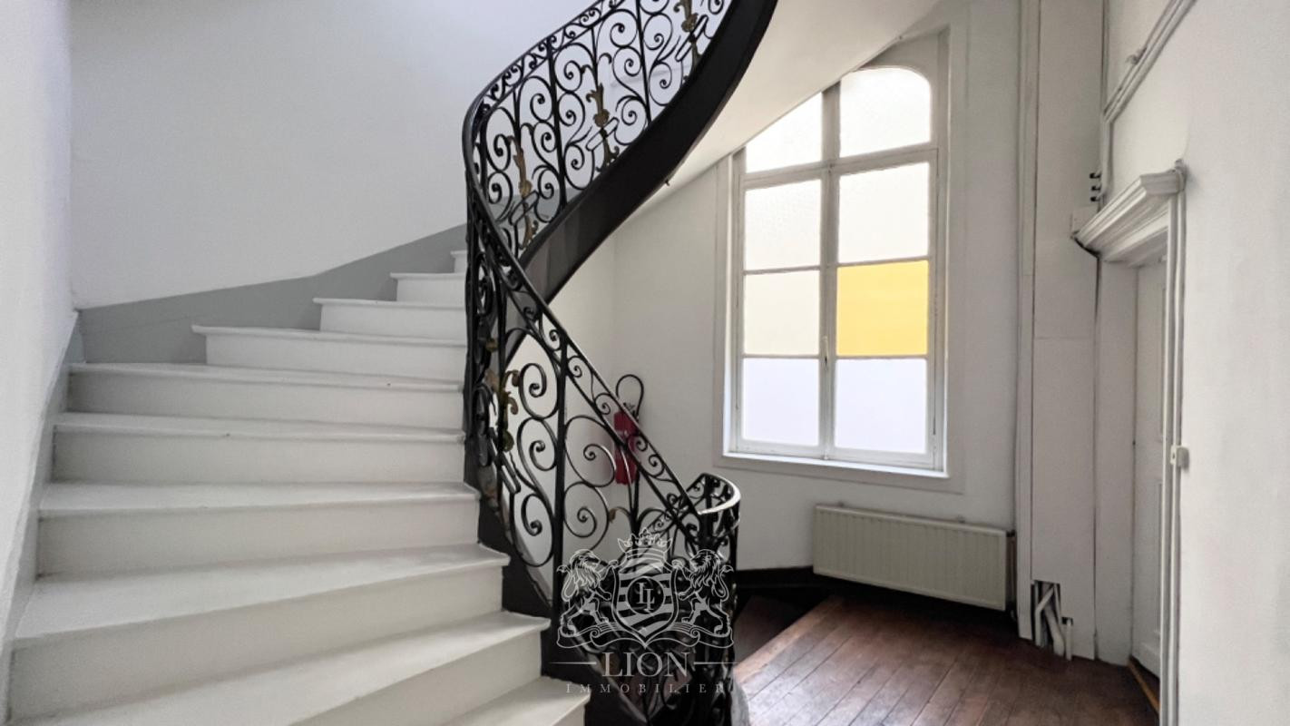 Immeuble mixte avec 3 lots cadastrés