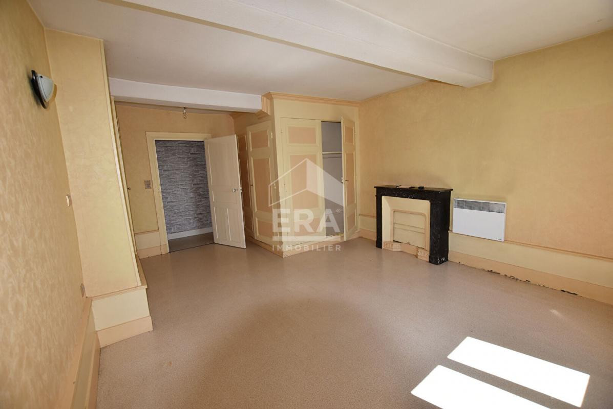 Immeuble, dépendances et terrain à vendre - Iguerande
