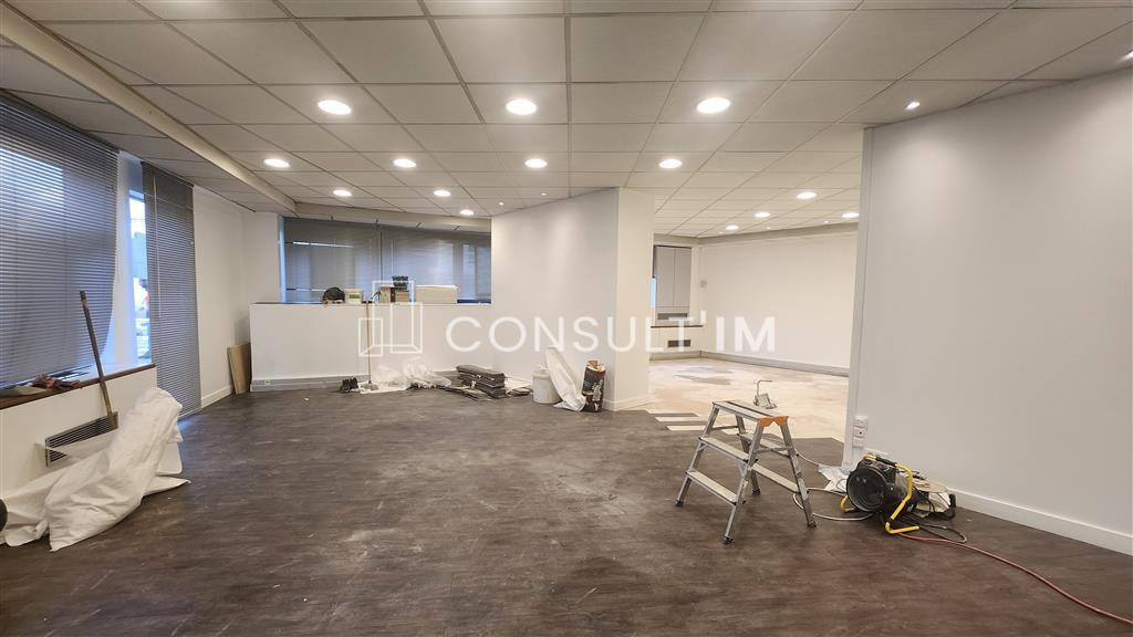 A louer bureaux en bon état à la frontière entre Courbevoie et La Garenne Colombes