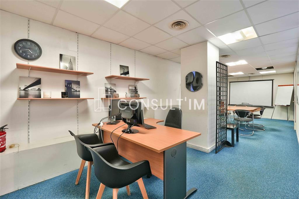 Bureaux à louer de 178 m² en bon état