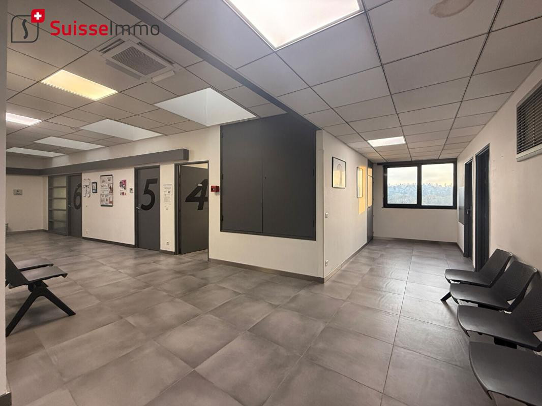 Rentabilité 12,6 % - Locaux d'activité à Montbeliard 220 m2