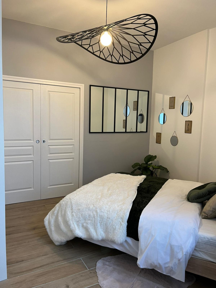 Local en RDC type appartement (Angers)