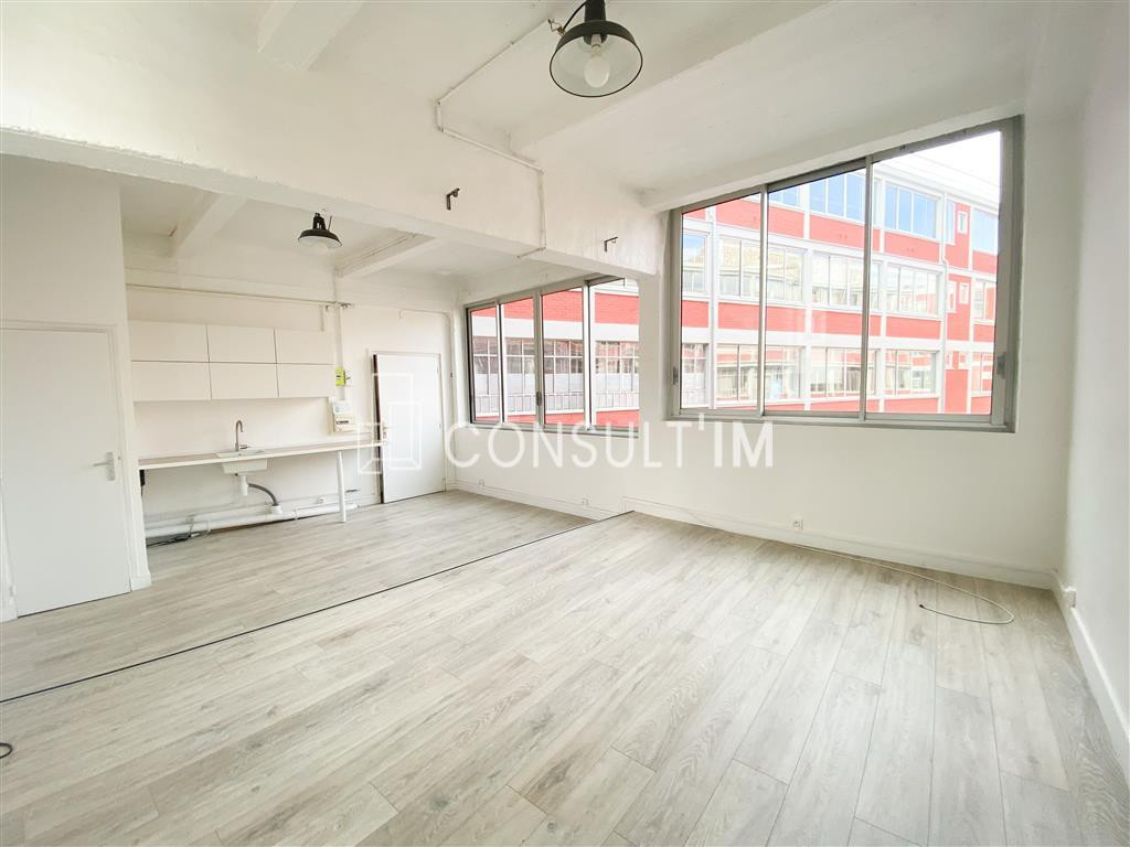 A deux pas de la Place de la Bastille, locaux lumineux et climatisés de 27m²