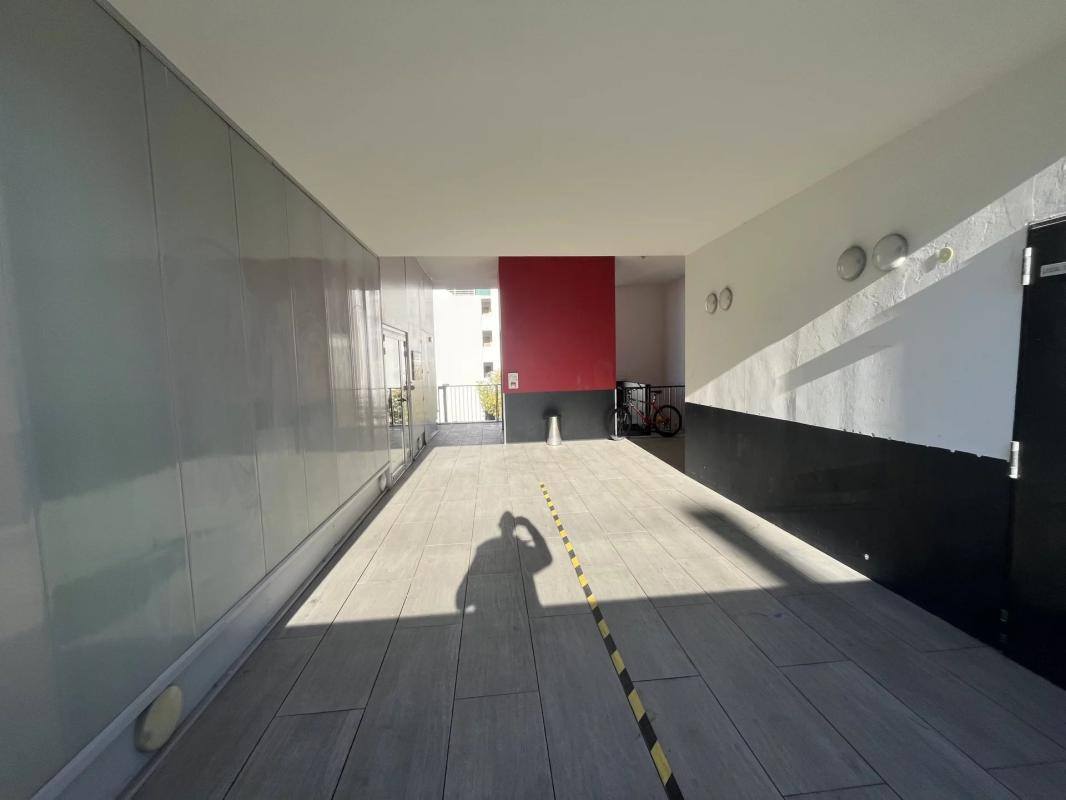 A LOUER, BUREAUX, SURFACE 167 m² ENVIRON, + 3 PARKINGS PRIVATIFS SECTEUR NICE OUEST