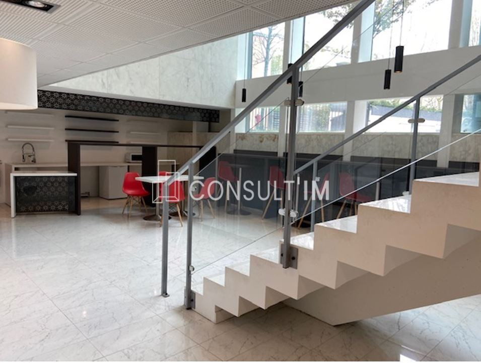 A louer, surface de bureaux  rénovée de 258 m²