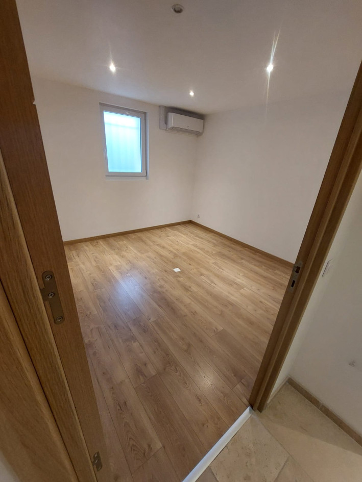 Locaux professionnels 100m2 Pierrevert