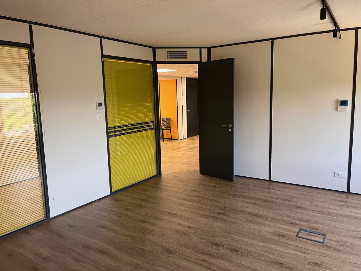 BUREAU MEDICAL ECULLY