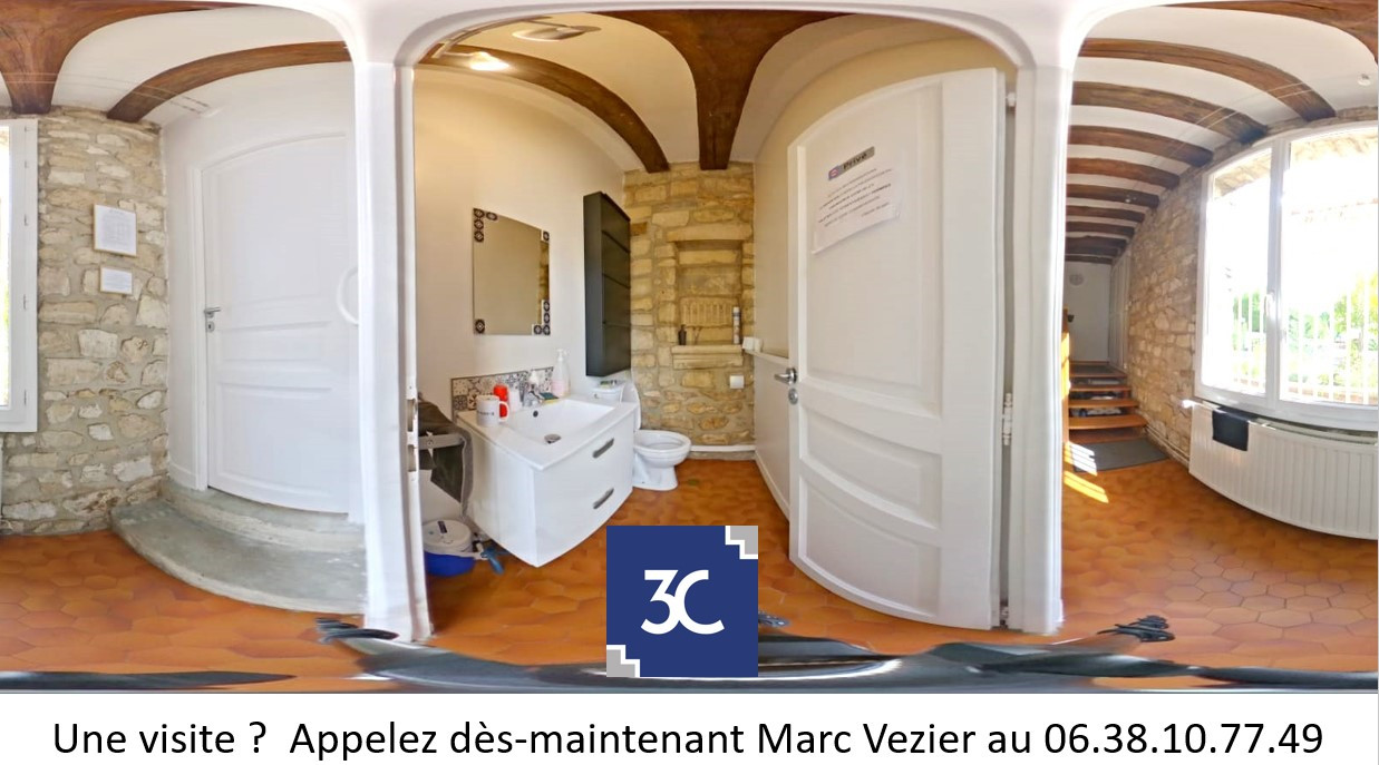 Local commercial neuf environ 60 m2 rue passante 7 mn Versai