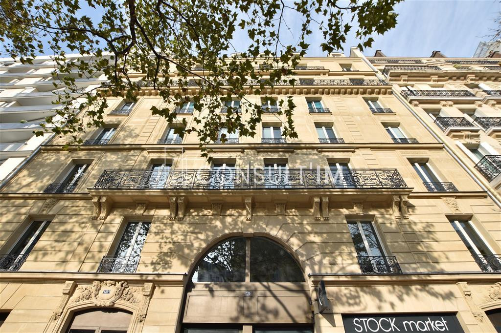 Au métro Porte d'Orleans, location de bureaux avec balcon
