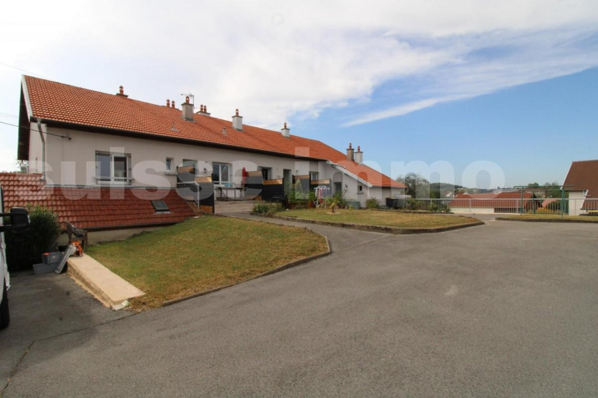 Immeuble - 370.69 m2 - 4 appartements - terrain d'environ 25 ares constructibles