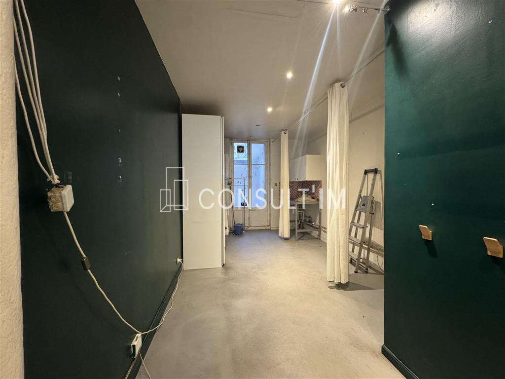 Consult 'Im vous propose une belle boutique de 40m² dans un environnement commerçant