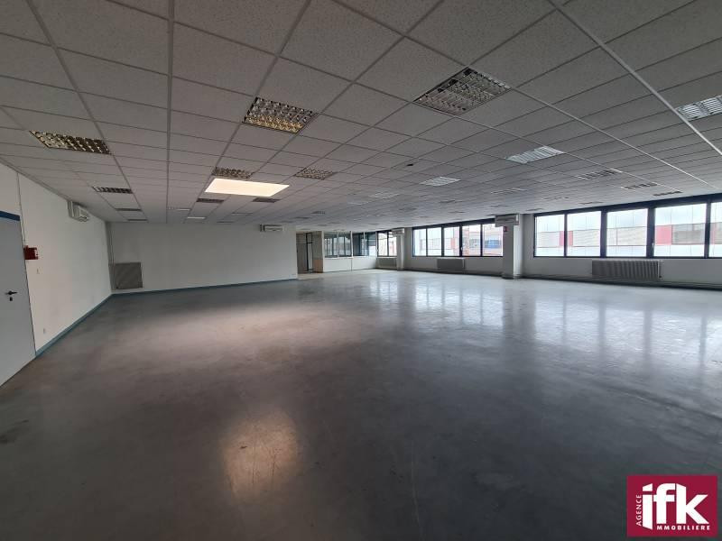 Local professionnel de 315m²