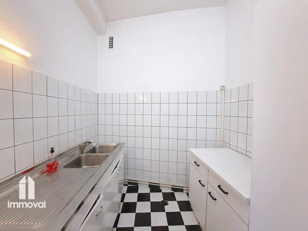 KRUTENAU/BOURSE - 3/4P 84.50 m² locaux professionnels 1er étag