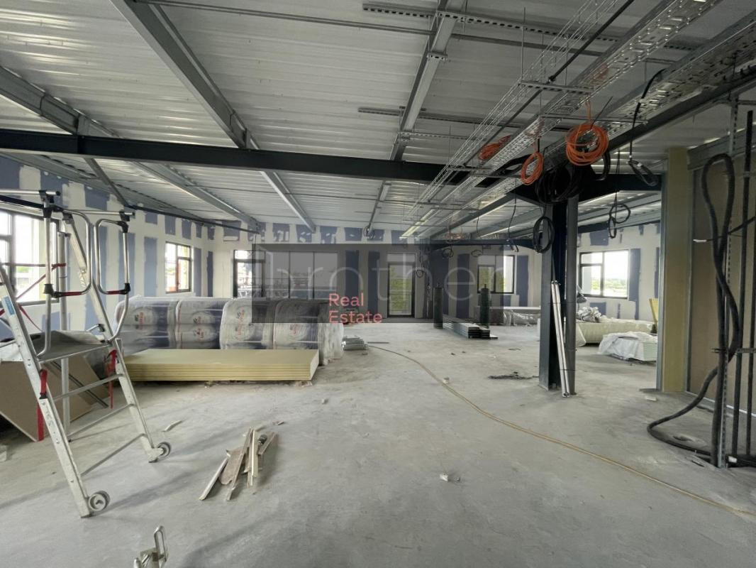A vendre Bureaux 1240.36m2 Bruges Lac - bruges