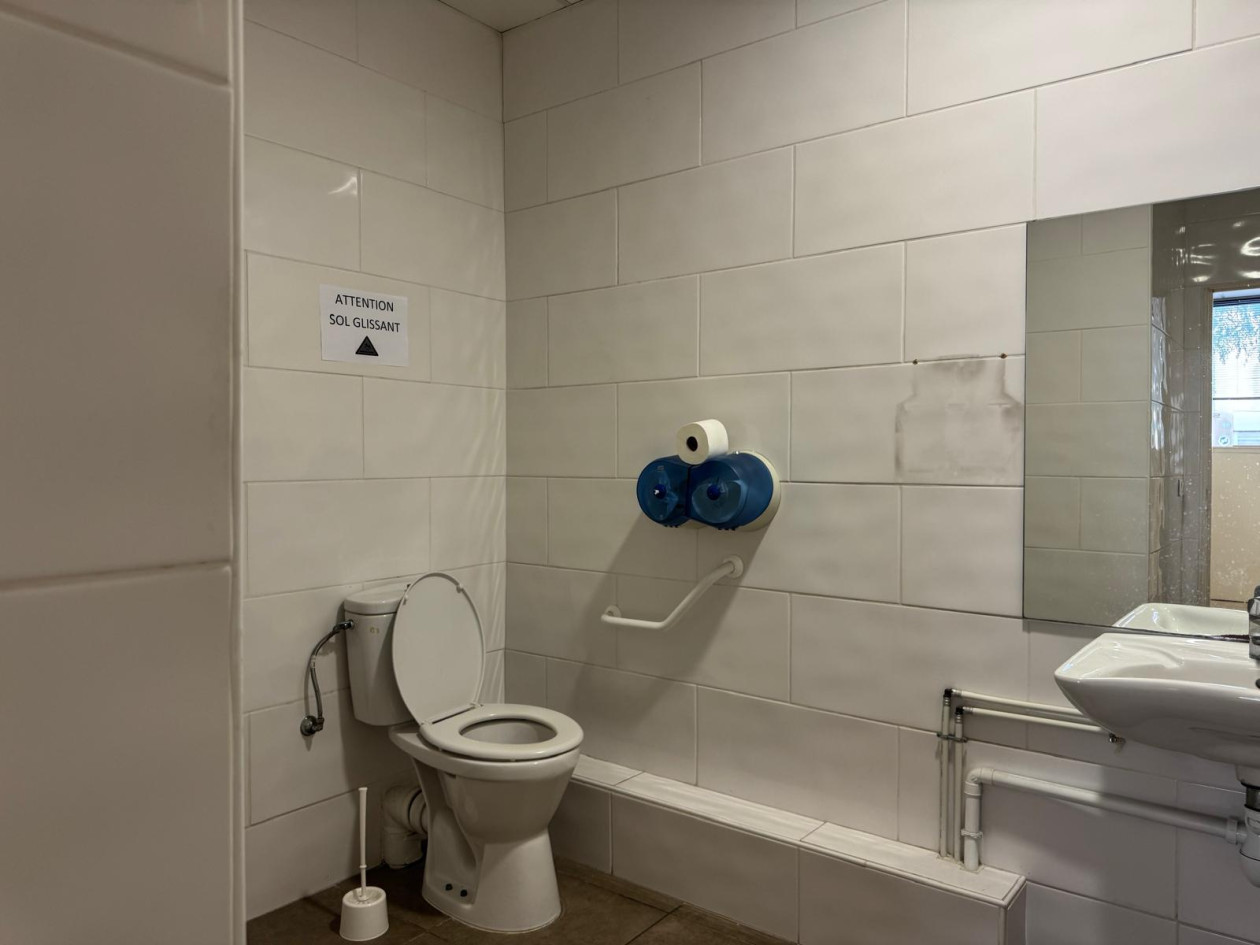 A vendre local professionnel 134m2 CANNES La BOCCA