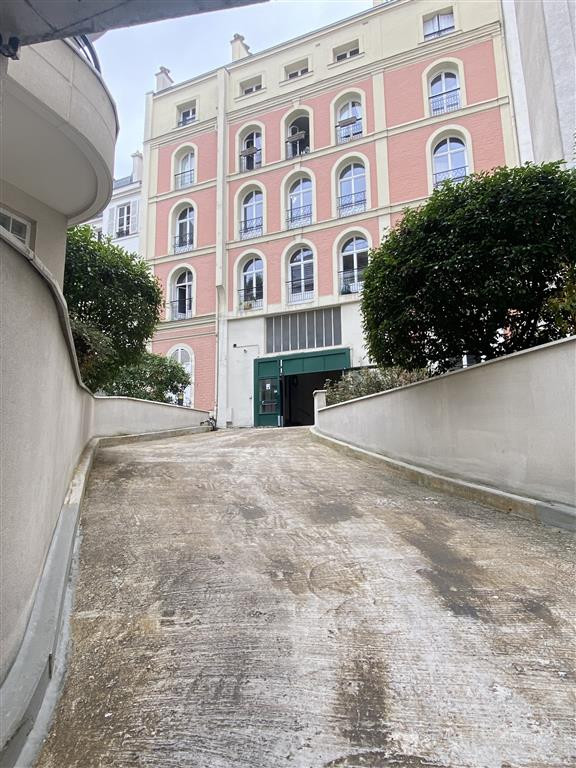 Local commercial - Atelier - Garage - Bureaux
