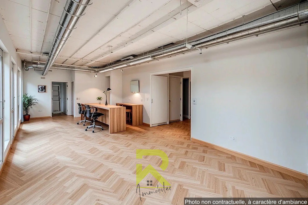 Local Commercial Polyvalent de 200 m2 avec Grande Vitrine su