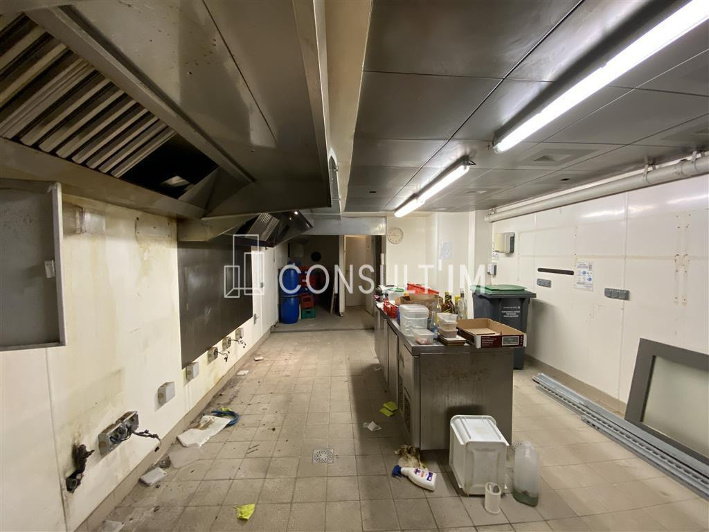 A louer une boutique avec linéaire de 30m