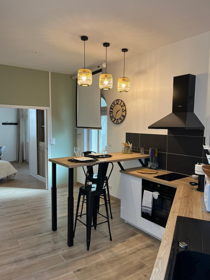 Local en RDC type appartement (Angers)