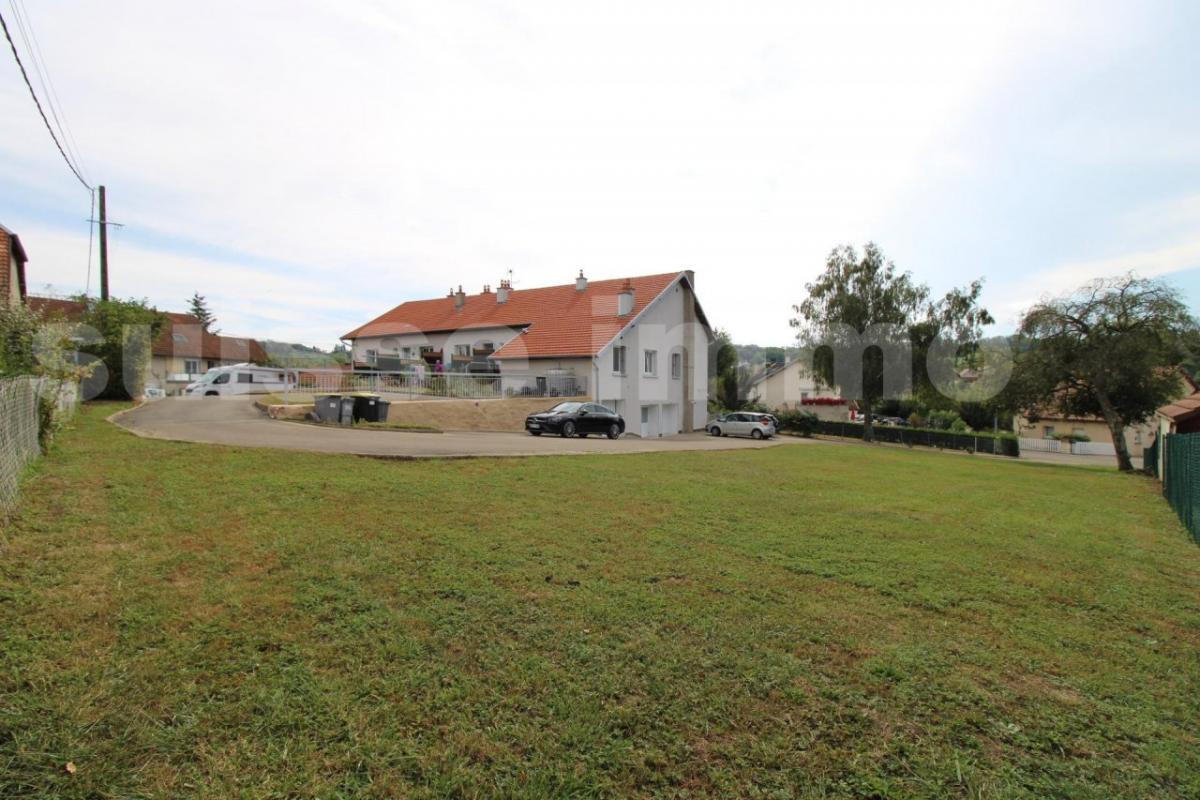 Immeuble - 370.69 m2 - 4 appartements - terrain d'environ 25 ares constructibles