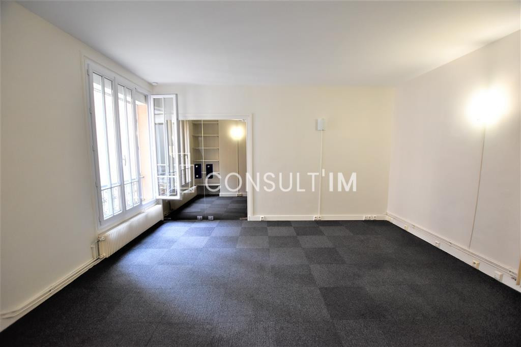 Bureaux câblés, excellent état, dans un bel immeuble proche Rambuteau
