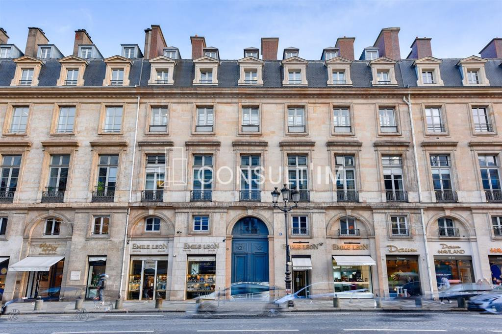 Rue Royale, bureaux climatisés en bon état