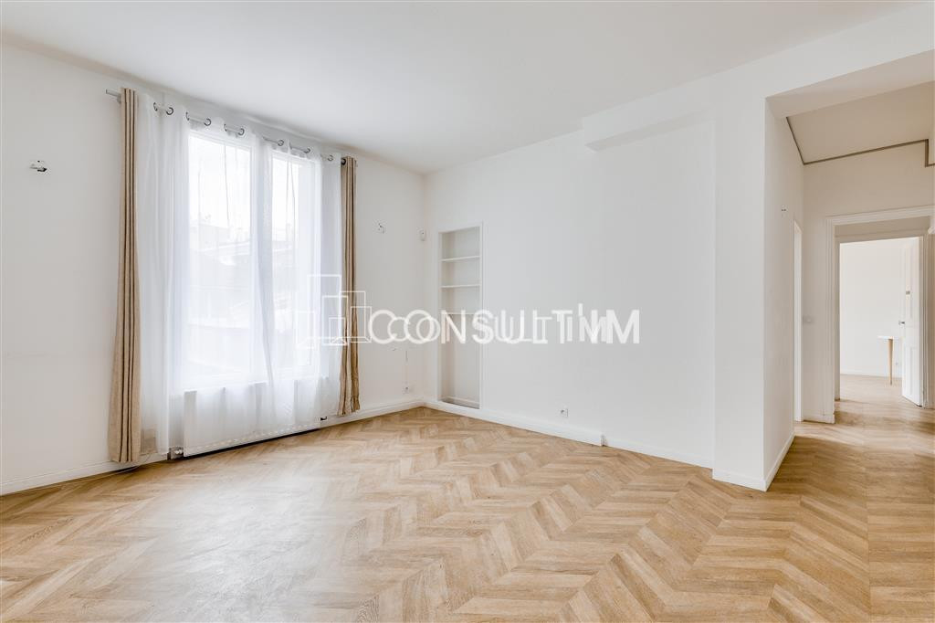 A toute proximité de la Porte de ST Cloud, locaux mixtes de 65 m² A Vendre