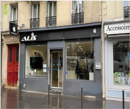 Local commercial à proximité de la Place des Vosges
