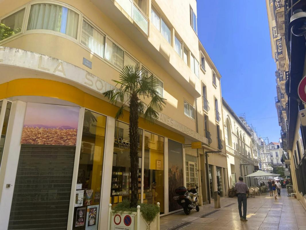 03200 VICHY - LOCAL COMMERCIAL BRUT -COEUR DE VILLE -