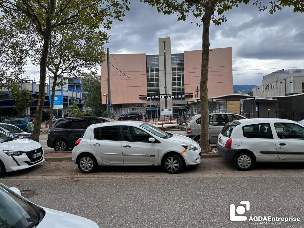 Vente - Local commercial - 159,80 m² - 275 000 € - ECHIROLLES