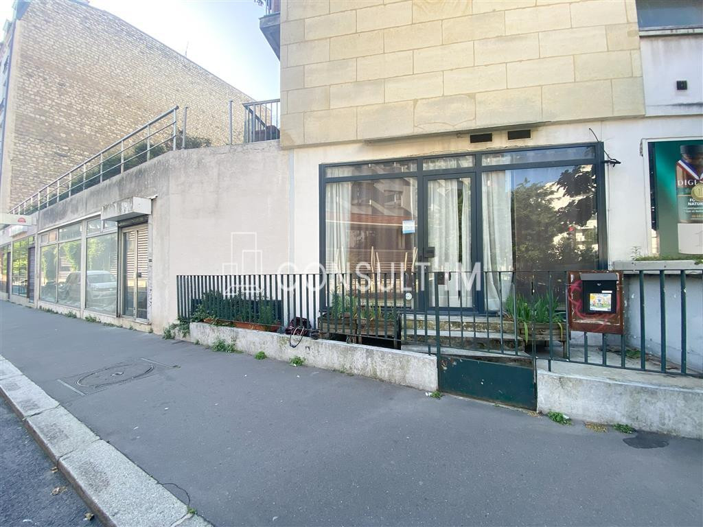 RARE - Local ERP/PMR en RDC de plain pieds -  double accès indépendants sur rue - courette privative