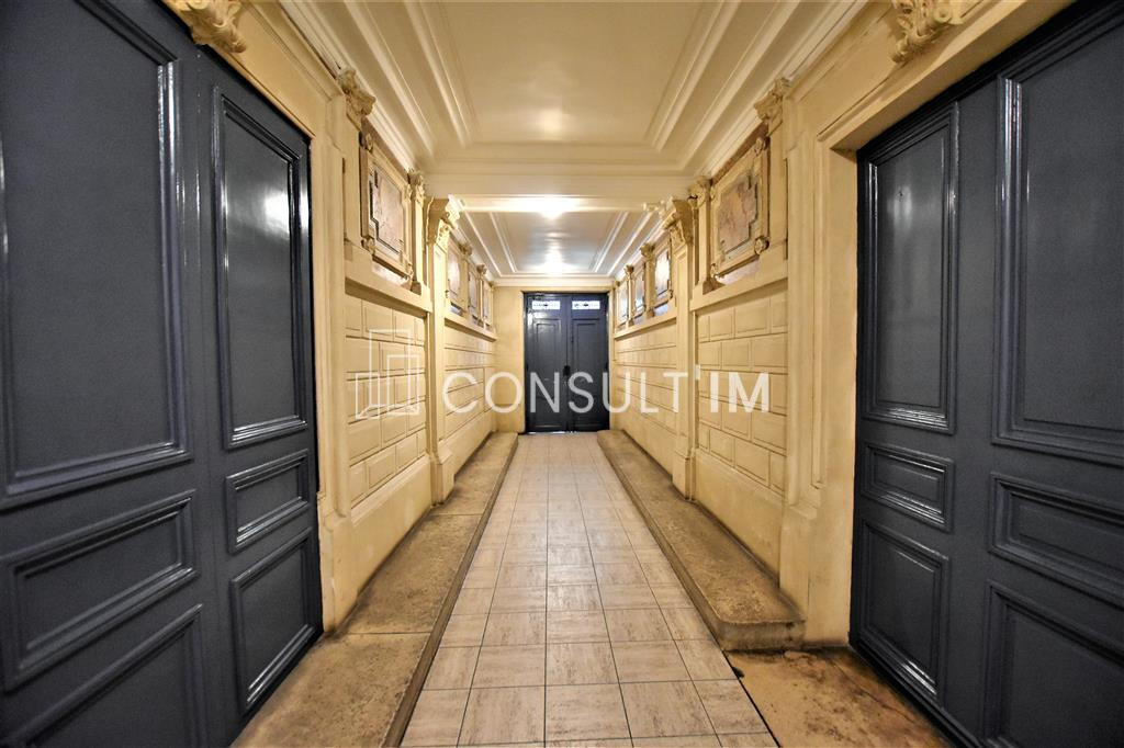 Bureaux câblés, excellent état, dans un bel immeuble proche Rambuteau
