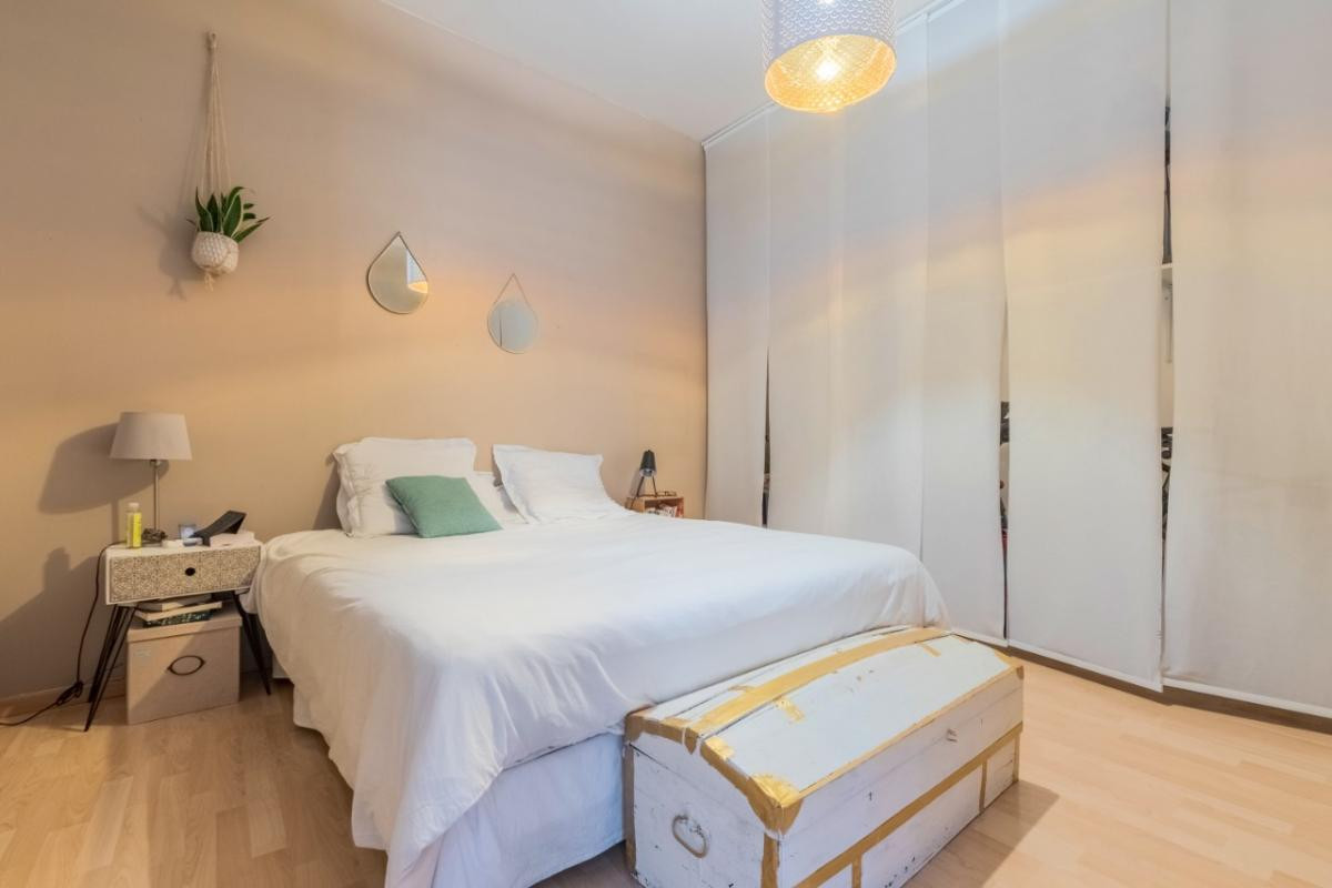 Immeuble d'exception de six lots vendu loué