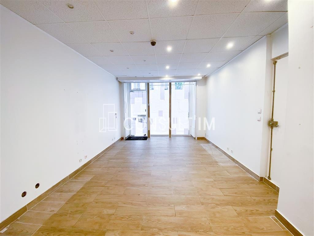 Métro Saint Georges, à louer boutique de 33m²
