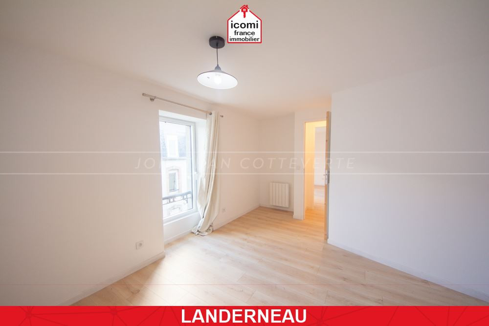 FINISTERE - Landerneau (29800) - A VENDRE - IMMEUBLE - 2 APPARTEMENTS POSSIBLE - PMR - DPE C - GRANDS VOLUMES - CENTRE VILLE - RARE