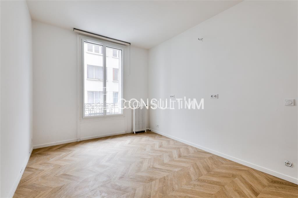 A toute proximité de la Porte de ST Cloud, locaux mixtes de 65 m² A Vendre