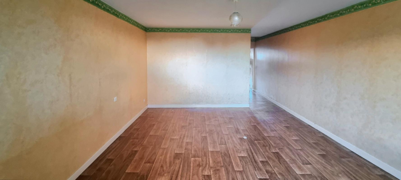 EN VENTE  A LA TOURLANDRY - Immeuble Locatif Libre - 2 Logements